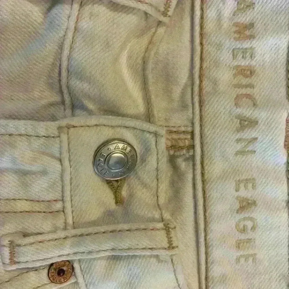 American Eagle, high rise white distressed jean short size 6 western cowgirlcore - Picture 3 of 5